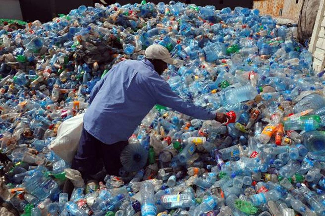 सिंगल यूज वाले प्लास्टिक के सामान 1 जनवरी 2022 से किए जाएंगे बैन, देखिए  क्या क्या होगा बैन - Single-use plastic items will be banned from January 1,  2022, see what will happen | Dailynews
