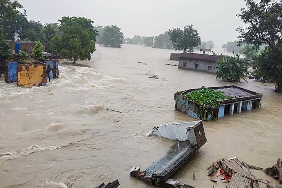 असम में बाढ़ ने मचाया हा हाकार, बिगाड़े हालात, 1 लाख से ज्यादा लोग प्रभावित  - Floods worsen the situation in Assam, more than 1 lakh people affected |  Dailynews