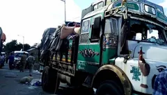 गोरखालैंड आंदोलनः सिक्किम के ट्रकों को सुरक्षा दे रही है पश्चिम बंगाल पुलिस