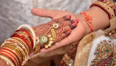 मुस्लिम युवती से शादी करने पर पंचायत ने युवक को गांव छोडऩे का दिया आदेश 