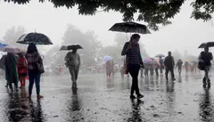 बिगड़ा मौसम का मिजाज, कई राज्यों में घनघोर बारिश की चेतावनी
