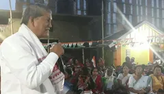 
सरकार बनी तो असम को फिर से विशेष राज्य का दर्जा देगी कांग्रेस: हरीश रावत
