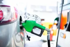 स्वतंत्रता दिवस पर पेट्रोल-डीजल को लेकर खुशखबरी, अब इतनी रह गई है कीमत