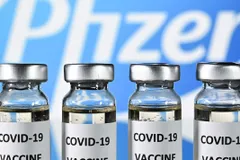 कोविड-19 टीकों के लिए भेड़ चाल तो नहीं चल रहा भारत