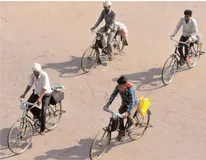 असम के पत्रकार ने साइकिल से की 1000 किमी की यात्रा, दिया स्क्रिब की सुरक्षा संदेश 
