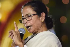 West bangal election 2021: CM Mamta banerjee  ने केंद्र पर साधा निशाना, कहा- केंद्रिय बल ने कराई गोलीबारी