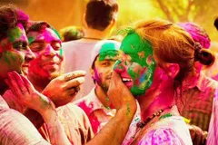 Holi 2021 : होली पर सेहत का भी रखे ख्याल, केमिकल वाले रंगों से करें परहेज, जानिए रंग छुड़ाने के लिए घरेलू उपाय