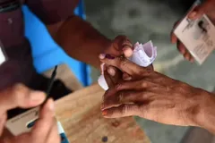 पहले चरण के मतदान के लिए बंगाल-असम में कड़ी सुरक्षा, 77 सीटों पर वोटिंग
