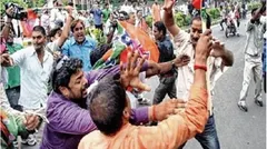बंगाल चुनाव वोटिंगः वोटिंग के दौरान भिड़े BJP और TMC के कार्यकर्ता 
