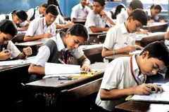 मणिपुर में कोरोना के कारण 10वीं और 12वीं की परीक्षाएं टली, फिर शुरू होंगी ऑनलाइन कक्षाएं



