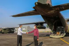 भारत की कोरोना के खिलाफ जंग में उतारा सिंगापुर, रवाना किए मेडिकल ऑक्सीजन के दो विमान