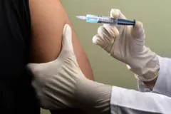 Vaccination Program : वैक्सीन की दूसरी डोज लेने वालों को मिले प्राथमिकता, जानें केंद्र सरकार ने राज्यों को और क्या दिये निर्देश