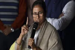 तृणमूल कांग्रेस के चार नेताओं की गिरफ्तार के बाद भड़कीं ममता बनर्जी, CBI ऑफिस में कर रही है ऐसा काम