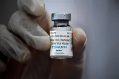 खुशखबरी! अब देसी टीके से दूर होगी Corona Vaccine किल्लत, भारत बायोटेक बनाएगा हर साल 90 करोड़ Covaxin
