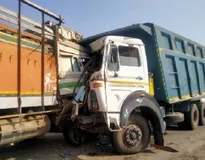 Assam में NH-30 पर हाइवा से टकराया ट्रक, ड्राइवर की मौके पर ही मौत


