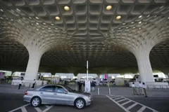 मुंबई एयरपोर्ट पर आने वाले घरेलू यात्रियों को RT-PCR Test जरूरी नहीं