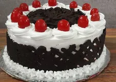 Birthday पर केक छुरे से काटा तो पुलिस ने 6 युवक को कर लिया अरेस्ट