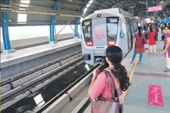 दिल्ली मेट्रो अब हुई और भी स्मार्ट, टोकन और स्मार्ट कार्ड के  बिना होगा सफर, जानिए क्या नया प्लान