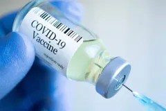 वैक्सीनेशन में धांधली :  फैक्ट्री स्टाफ को लगा दी ग्रामीणों की वैक्सीन, रिकॉर्ड में गांव के 158 लोगों को लग चुका है टीका