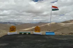 भारत ने लद्दाख में बनाई दुनिया की सबसे ऊंची सड़क, माउंट एवरेस्ट से भी ज्यादा है ऊंचाई