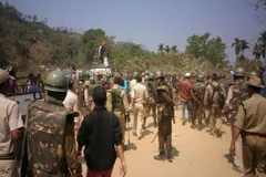 असम-मिजोरम सीमा पर हालात फिर तनावपूर्ण, असम पुलिस के फायरिंग में एक घायल



