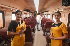 तेजस एक्सप्रेस 2 साल में पहली बार हुई लेट, 1574 यात्रियों ने रिफंड मांगा, आईआरसीटीसी ने सभी को लौटाए 250-250 रुपए
