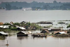 असम में बाढ़ ने मचाया कोहराम, अब चपेट में 21 जिले, 4 लाख लोग प्रभावित



