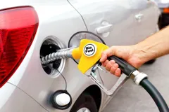 Petrol Diesel Price: आज ही फुल करवा लें गाड़ी की टंकी, अब इतने रह गए हैं तेल के भाव
