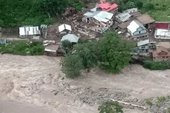 जम्‍मू-कश्‍मीर के बारामूला में  बादल फटा, ए‍क ही परिवार के 4 लोगों की मौत, 1 लापता