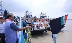 मुख्यमंत्री हिमंता बिस्वा सरमा ने दी सौगात,  5 जहाजों को दिखाई हरी झंडी
