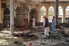 मस्जिद में हुआ भीषण धमाका, हर जगह बिछ गईं लाशें, देखें का मौत का खौफनाक मंजर