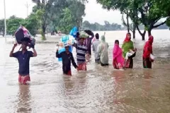 पूर्वोत्तर राज्य असम में अभी भी बाढ़ का कहर जारी, अब तक 126 लोगों की मौत
