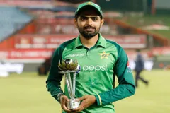 वर्ल्ड कप के बीच पाकिस्तानी बल्लेबाज बाबर आजम ने किया सबसे बड़ा कमाल, हर खिलाड़ी को छोड़ा पीछे, जानिए कैसे