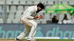 न्यूजीलैंड के स्पीनर गेंदबाज एजाज पटेल ने रच दिया इतिहास, पूरी टीम इंडिया को भेज दिया पवेलियन