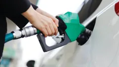 Petrol Price: पेट्रोल-डीजल को लेकर आज भी खुशखबरी! अब इतनी रह गई है कीमतें