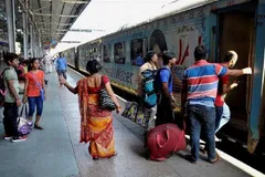 Indian Railways: अब ट्रेन में सफर के लिए नहीं पड़ेगी टिकट की जरूरत! बस करना होगा ये काम