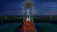 इंडिया गेट पर लगेगी महान स्वतंत्रता सेनानी सुभाष चंद्र बोस की 25 फीट ऊंची प्रतिमा

