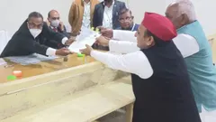 UP Election 2022: मैनपुरी के करहल में अखिलेश को बड़ा झटका देंगे केंद्रीय मंत्री एसपी सिंह बघेल, जानिए कैसे