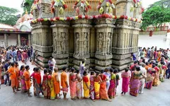 Kamakhya Mata शक्ति का वो रूप है, जहां गिरा था Lord Vishnu द्वारा काटा गया उनका योनी रूप