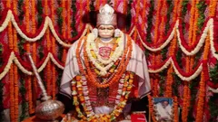 Hanuman Ji Ki Aarti : व्रत करने से बजरंगबली शीघ्र ही प्रसन्न होते है , जानिए मंत्र और आरती 