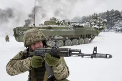 रूस को कितनी टक्कर दे पाएगा यूक्रेन, जानिए कितनी ताकतवर है दोनों देशों की सेनाएं