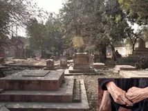 पति के लक्ष्य को ही नीलम्मा ने बनाई अपनी मंजिल, 17 वर्षों से कब्रिस्तान में दफना रही है शव
