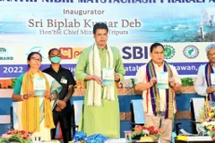 मछलियों से त्रिपुरा बनेगा आत्मनिर्भर, CM बिप्लब देब ने बायोफ्लोक मछली पालन पर की खास चर्चा