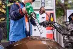 Petrol and Diesel Price: पेट्रोल-डीजल की आज की कीमतें अपडेट, जानें प्रमुख शहरों का रेट