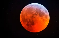 16 मई को चांद हो जाएगा खूनी लाल, देखिए साल का पहला दुर्लभ चंद्र ग्रहण 