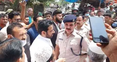 अब दिल्ली के मदनपुर खादन इलाके में पुलिस पर पथराव, आप विधायक अमानतुल्ला खान हिरासत में