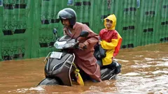 भारत के इस राज्य में कहर बनकर टूटी बारिश, कहीं हुआ भूस्खलन तो कहीं पूरा इलाका हुआ जलमग्न, 122 सड़कें बंद