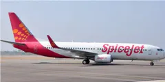 दिल्ली से दुबई जा रही Spicejet फ्लाइट की कराची में इमरजेंसी लैंडिंग, यात्रियों को सुरक्षित उतारा गया