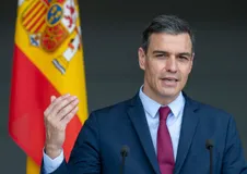 टाई को लेकर स्पेन के PM के फरमान ने लोगों का दिल कर दिया खुश, जानिए क्या है अजीबोगरीब ऐलान
