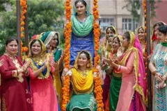 Hariyali Teej Vrat : भगवान शिव और मां पार्वती के पुनर्मिलन पर मनाया जाता है हरियाली तीज, जानिए पूजा विधि